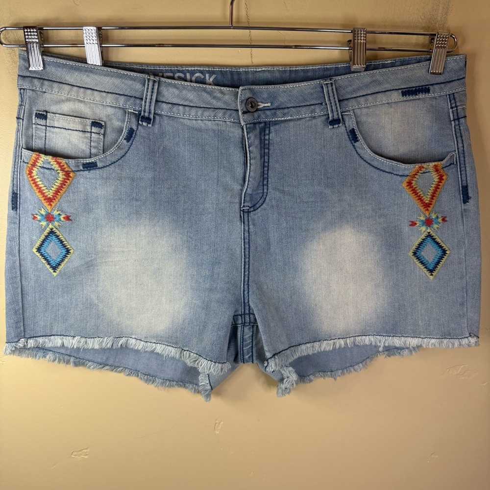 Lovesick Embroidered‎ South Western Distressed Junior Denim Shorts Size 20 Boho